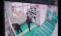 Cuma namazı için geldiği camide kalp krizi geçirdi: O anlar kamerada