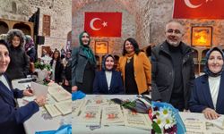 Yazar Neriman Ateş'in Şiir Kitabı için İmza Günü