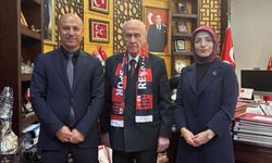 Başkan Ünal'dan Devlet Bahçeli'ye, Termalspor Atkısı Hediyesi