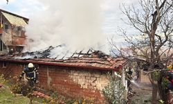 Elektrik Kontağından Çıkan Yangında Ev Kullanılamaz Hale Geldi