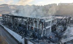 Alev alev yanan kimya fabrikasının son hali havadan görüntülendi