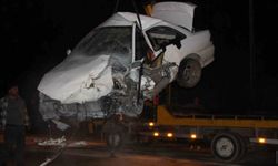 Amasya'da iki otomobilin çarpıştığı feci kazada kamerada