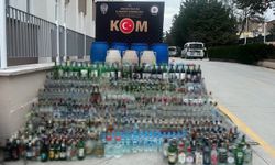 Amasya'da kaçak alkol operasyonu: 615 şişe ve 30 bidon ele geçirildi
