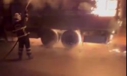 Amasya'da plastik halı yüklü kamyonda korkutan yangın