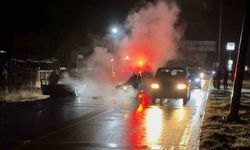 Bartın'da park halindeki araçta yangın çıktı