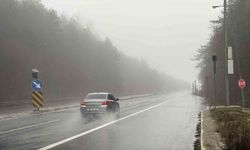 Bolu Dağı'nda sis ve sağanak sebebiyle görüş mesafesi 30 metreye düştü