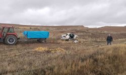 Çorum'da otomobil şarampole yuvarlandı: 2 yaralı