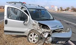 Hastaneden dönen karı koca kaza yapıp hastanelik oldu