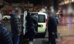 Kendi yaptığı gizli odada saklandı, polisten kaçamadı