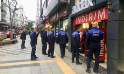 Sinop'ta zabıta ekiplerinden kaldırım işgali denetimi