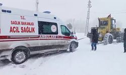 Sivas'ta hamile kadın rahatsızlandı, kapanan yolu açmak için ekipler seferber oldu
