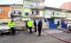 Aksaray'da 2 katlı binada yangın: 5 kişi dumandan etkilendi