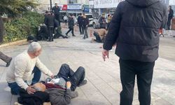 Baba ve 3 oğlu sokak ortasında silahla vuruldu: Yaralılardan 3'ünün durumu ağır