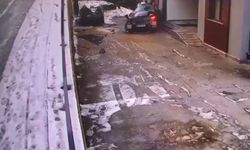 Buzlanan yolda kontrolden çıkan cip sitenin bahçesine uçtu