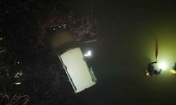 El freni çekilemeyen araç, düştüğü Porsuk Çayı'ndan 4 saat sonra çıkarıldı