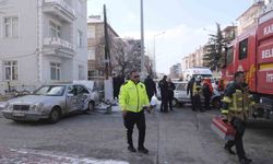 Karaman'da iki otomobilin karıştığı kazada karı koca yaralandı
