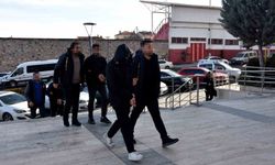 Kendini polis olarak tanıtıp dolandırıcılık yapan 6 şüpheli tutuklandı