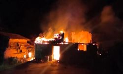 Sinop'ta çıkan yangında ev küle döndü