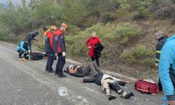 Yabancı öğrencileri taşıyan minibüs şarampole uçtu: 17 yaralı