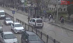 Yaya geçidinden geçerken araç çarptı