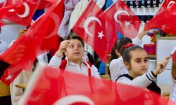 Tokat’ta 99 Bin Öğrenci Bayrak Sevgisiyle Eğitime Başladı