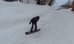 Kar Sokakları Pist Yaptı, Dayı ile Yeğen Snowboard Yaptı