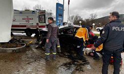Karabük'te LPG istasyonuna çarpan otomobildeki 5 kişi yaralandı