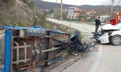 Kastamonu'da otomobil ile 'pat pat' çarpıştı: 3 yaralı
