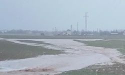 Kırşehir'de sağanak, su baskınlarına neden oldu