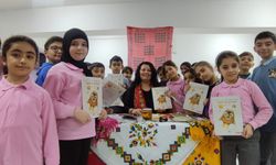 Yazar Ayla Bağ, Tokat Fatih İlkokulu'nda, Öğrencilerle Buluştu