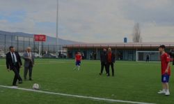 Tokat’ta Liseler Arası Futbol Heyecanı Müdür Kır’ın Başlama Vuruşuyla Başladı