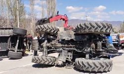 Tokat-Turhal Yolunda Traktör Devrildi! Ulaşım Yarım Saat Durdu