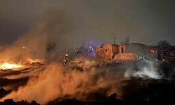 Boş arazide çıkan yangın müstakil eve sıçramadan söndürüldü