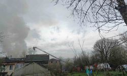 Çaycuma'da ev yangını korku ve paniğe yol açtı, patlama anı amatör kameraya yansıdı