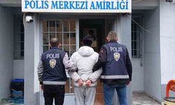 Cezaevinden kaçtı, ilçe merkezine doğru koşarken kayalık alanda yakalandı