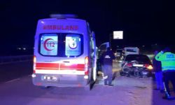 D100'de iki otomobil çarpıştı: 2 yaralı