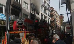 Giresun'da 4 katlı apartmanın ikinci katında çıkan yangın paniğe neden oldu