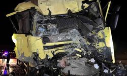 Konya'da kamyon tıra arkadan çarptı: 1 yaralı