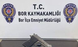 Niğde Bor'da silah ve çalıntı motosiklet ele geçirildi