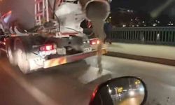 Yola beton dökerek seyreden mikser kameraya yansıdı