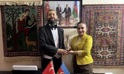 Dünyaca Ünlü Yazar Akif Manaf’a Anlamlı Ödül: “Barış Sanatı Ödülü”