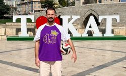 Kürşat Güdücü Futbol Topuyla Tarih Tanıtıyor