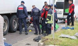 Amasya'da cenaze dönüşü feci kaza kamerada: Otomobilden fırlayan bebek hayatını kaybetti