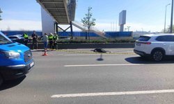 Ankara'da üst geçitten düşen işçiyi otomobil ezdi