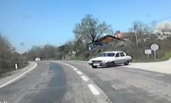 Bartın'da 2 otomobil kafa kafaya çarpıştı