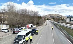 Bayburt'ta emniyet ve jandarmadan ortak trafik denetimi