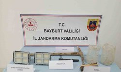 Bayburt'ta sit alanında izinsiz kazı yapan 4 şüpheli yakalandı