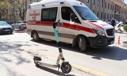 Eskişehir'de otomobil scooter'a çarptı