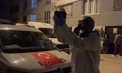 Komşuların kokulardan rahatsız olduğu daireden genç adamın cesedi çıktı