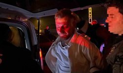 Önce telefonu, sonra da kelepçeyi bahane ederek alkol testini reddetti